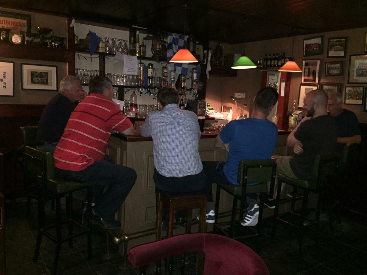 Carey'S Bar & Farmhouse Kilkenny Border Oldleighlin Exterior photo